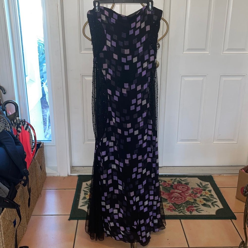 Stunning floor length purple lavender black Flowy strapless gown